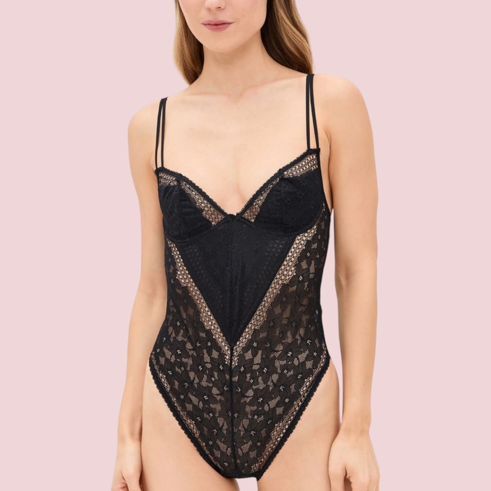 Mucci Carina Lace Bodysuit in Red XS - Picture 4 of 9